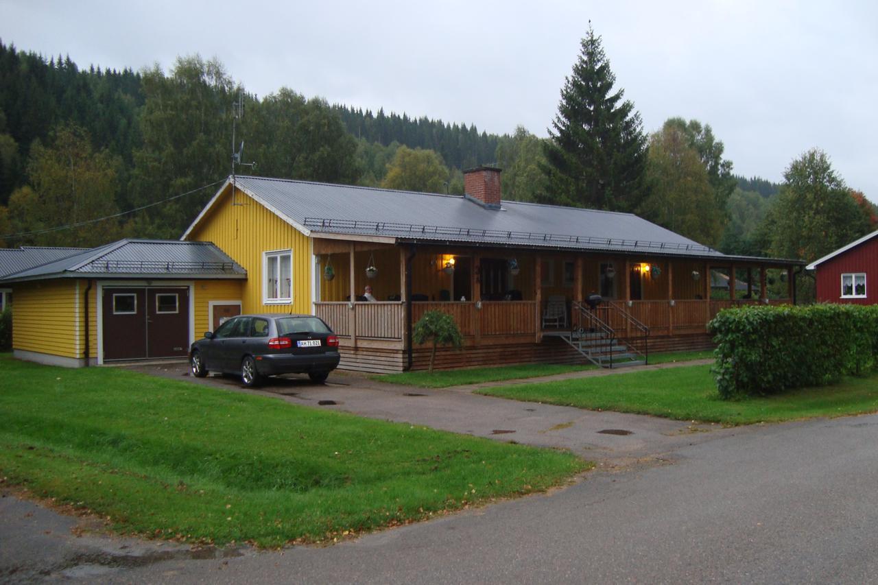 Det Gule Hus Bed and Breakfast Stöllet Exteriör bild